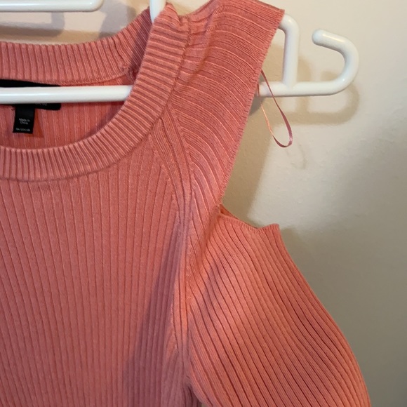 Pink top - Picture 3 of 3